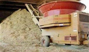 2011 Haybuster H1000 PTO Tubgrinder2